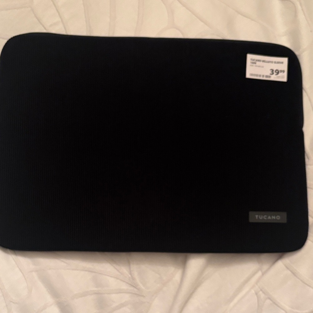 Tucano 16” Black Laptop Sleeve